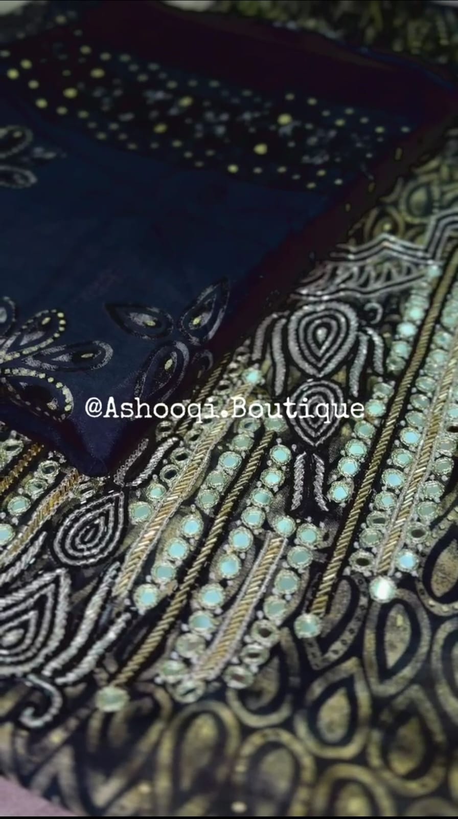 Cotton Muzari With Shella – The Ultimate Boutique Handwork Collection